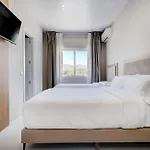 Puerta Almar 3*