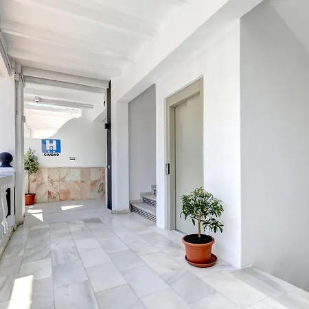 Puerta Almar Pensión 3*