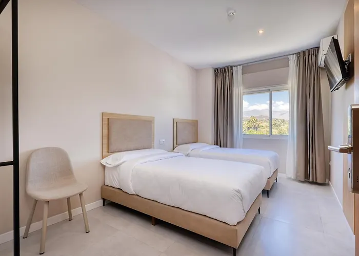 Puerta Almar 3* Эстепона