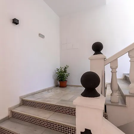 Puerta Almar 3* Εστεπόνα